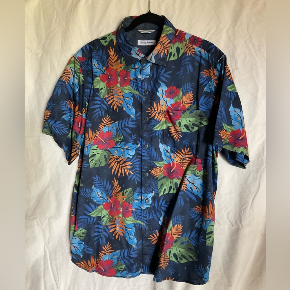 Tommy Bahama Blue and Red Casual Button Down Shirt